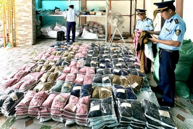 Hà Tĩnh: Thu giữ gần 1.000 áo chống nắng nhập lậu, không đảm bảo chất lượng