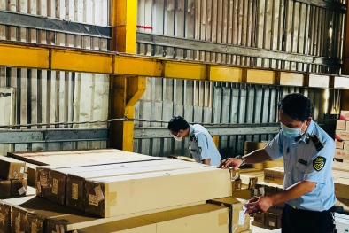 Phát hiện 4.500 bóng đèn Led nhập lậu kém chất lượng, nguy cơ gây cháy nổ