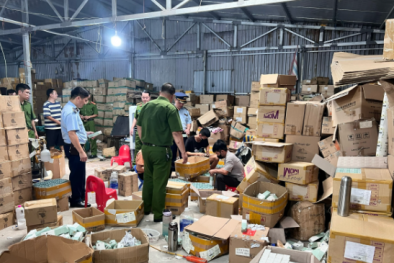 Hà Nội phát hiện trên 20 tấn mỹ phẩm, có cả kem đánh răng trẻ em hết hạn sử dụng 
