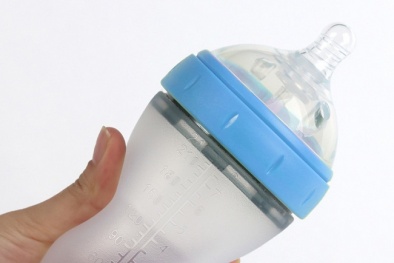 Bình sữa nhựa có thể giải phóng hạt vi nhựa gây hại sức khỏe