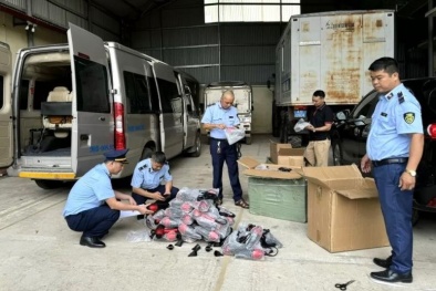 Lạng Sơn: Tạm giữ nhiều máy sấy tóc không rõ nguồn gốc