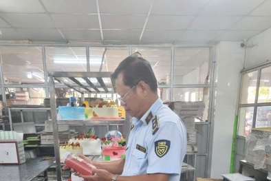 Tây Ninh xử phạt cơ sở kinh doanh sử dụng phụ gia hết hạn để chế biến thực phẩm