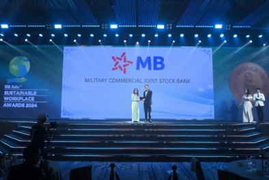 MB nhận giải thưởng 'Doanh nghiệp có môi trường làm việc bền vững'