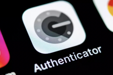 Cẩn trọng khi tải ứng dụng bảo mật giả và đặt vé xem bóng đá ngoại hạng Anh trên mạng xã hội