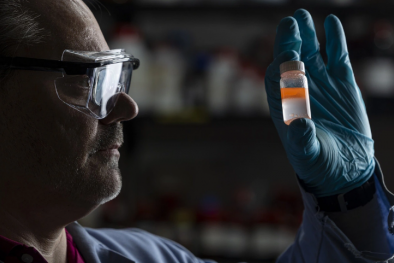 Mỹ phát triển các dung môi có khả năng loại bỏ hơn 98% hạt nhựa siêu nhỏ khỏi nước