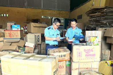 Thanh Hóa liên tiếp phát hiện, thu giữ số lượng lớn hàng hóa không rõ nguồn gốc