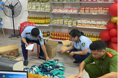 Thái Nguyên: Phát hiện cơ sở kinh doanh gần 500 sản phẩm hồng sâm, kẹo sâm nhập lậu