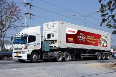 Những chuyến xe nghĩa tình chở thực phẩm LC Foods chia sẻ khó khăn với đồng bào vùng lũ  