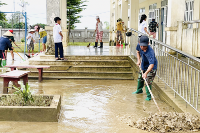 Gấp rút phòng chống dịch, vệ sinh môi trường sau mưa lũ