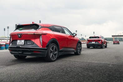 Thời điểm vàng 'chốt deal' VinFast VF 7, ưu đãi tới 142 triệu đồng