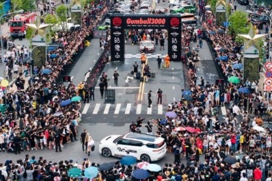 Bật mí công ty đứng sau dàn xe điện VinFast đưa đón KOL quốc tế tại Gumball 3000