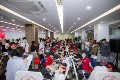Gần 1000 người hưởng ứng Ngày hiến máu Chủ nhật Đỏ cùng Amway 