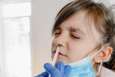 FDA cấp phép vaccine ngừa cúm dạng xịt mũi FluMist