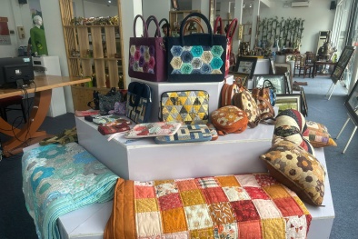 Trên 400 mẫu sản phẩm sáng tạo và độc đáo tại Triển lãm ngành thêu ren, lụa, áo dài, túi vải 2024