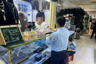 Phát hiện hàng loạt sản phẩm không rõ nguồn gốc, giả mạo nhãn hiệu tại Saigon Square