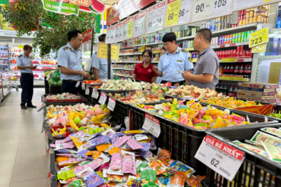 Hải Dương tiêu huỷ gần 5.000 sản phẩm bánh kẹo nhập lậu, không rõ nguồn gốc xuất xứ