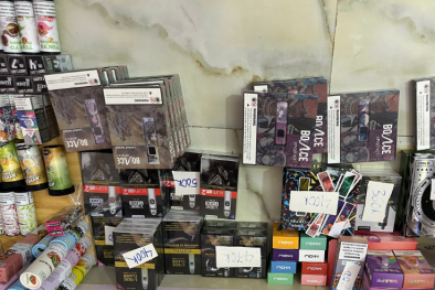 Quảng Ninh xử lý 4 vụ sử dụng mạng xã hội bán thuốc lá điện tử, tiêu hủy 700 máy hút và tinh dầu