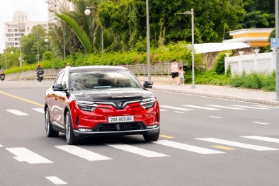 Cộng đồng sành công nghệ dậy sóng khi VinFast VF 8 tung giá ưu đãi 'hời' chưa từng có