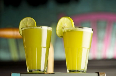 Bác sĩ cảnh báo uống nước mía vắt chanh chữa được ung thư là 'hoang đường'