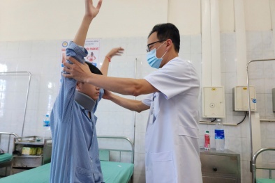 Cảnh báo nguy cơ mắc bệnh lý hiếm gặp khi dùng điện thoại liên tục trong thời gian dài