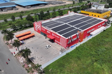 Lắp đặt hệ thống điện năng lượng mặt trời áp mái, hướng tới mục tiêu NET ZERO