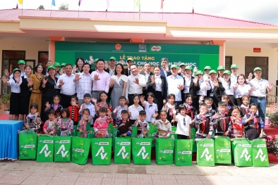 Nestlé MILO trao tặng máy tính cho các trường tiểu học vùng cao