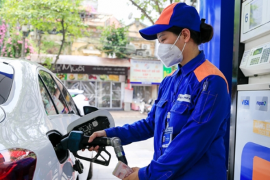 Giá xăng ngày mai tăng hay giảm?