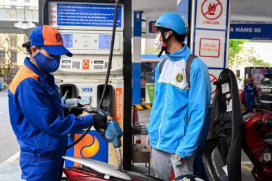 Xăng dầu đồng loạt giảm giá 