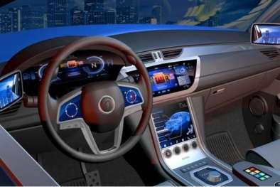 Màn hình cảm ứng trên ô tô tiềm ẩn nhiều mối nguy hiểm