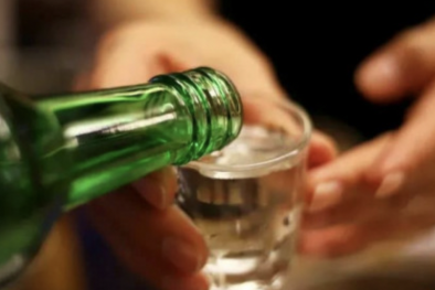 Hà Nội: Kiểm soát chặt chẽ an toàn thực phẩm đối với rượu thủ công trong dịp cuối năm