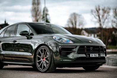 Gần 3.000 chiếc Porsche Macan bị triệu hồi vì đèn pha quá sáng