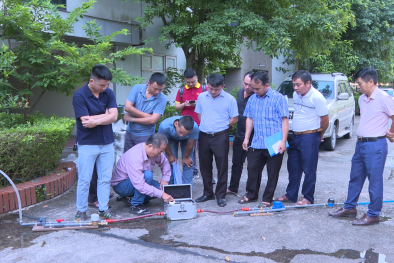 Bắc Giang: Kiểm tra đo lường đối với đồng hồ đo nước, phát hiện chứng chỉ kiểm định hết hiệu lực