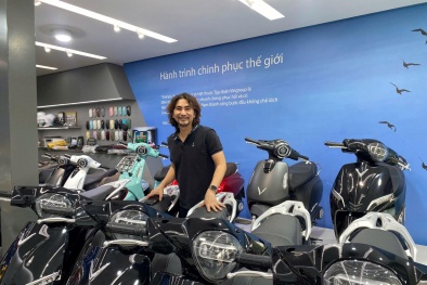 Chủ cửa hàng xe máy điện VinFast: 'Thị trường bán tốt quanh năm, mỗi tháng bàn giao hơn 1.500 xe'