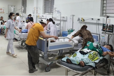 Vụ 2 người tử vong nghi ngộ độc sau liên hoan ở Hà Nội: Uống rượu tự mang đi