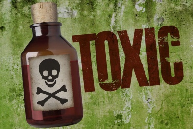 Cảnh báo trẻ uống nhầm thuốc trừ sâu trong chai nước ngọt