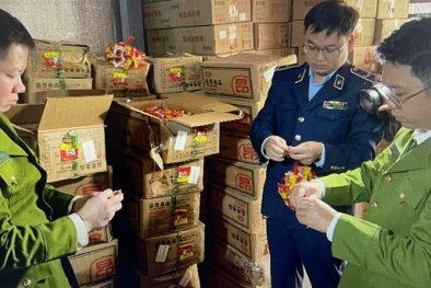 Hà Nội phát hiện trên 13 tấn thực phẩm bao gói sẵn có dấu hiệu nhập lậu