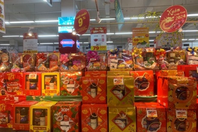 Thị trường quà Tết 2025: Đa dạng mẫu mã, linh hoạt giá cả
