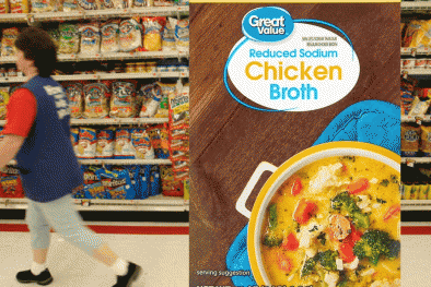 Thu hồi hơn 2.000 thùng nước dùng gà Great Value do lỗi bao bì 