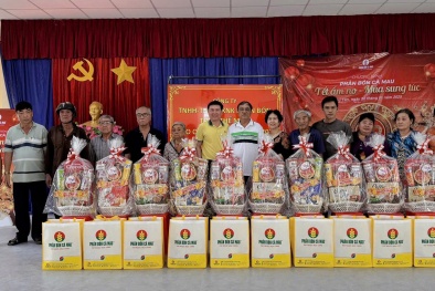 Phân Bón Cà Mau mang Tết yêu thương đến bà con nghèo