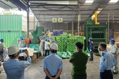 Tiêu hủy hơn 18.000 chai bia Heineken tại TP.HCM