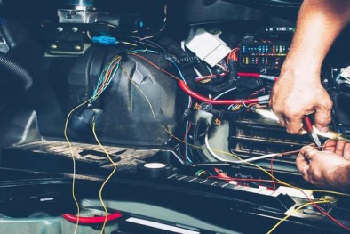 Nguy cơ cháy nổ ô tô do sử dụng thiết bị điện không đảm bảo quy chuẩn an toàn