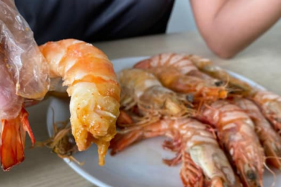 Bác sĩ khuyến cáo cần lưu ý khi ăn tôm ở một số trường hợp ít gặp