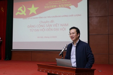 Học tập chính trị, sinh hoạt chuyên đề: Đảng Cộng sản Việt Nam - từ Đại hội đến Đại hội