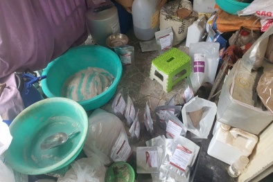 An Giang: Phát hiện cơ sở sản xuất thuốc thủy sản nghi vấn kém chất lượng