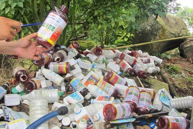 Mối nguy từ rác thải thuốc bảo vệ thực vật gây ô nhiễm môi trường