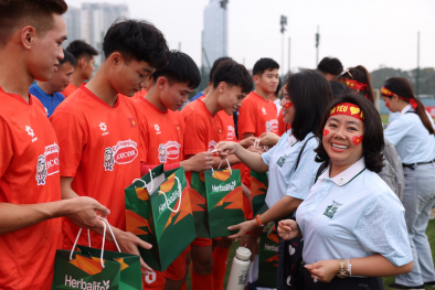 Herbalife Việt Nam đồng hành cùng Đội tuyển Bóng đá Quốc gia Việt Nam chuẩn bị cho mùa giải mới 2025