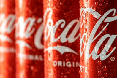 Hơn 10.000 lon Coca-Cola bị thu hồi do ô nhiễm nhựa trong nước