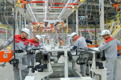 Vận hành nhà máy sản xuất ô tô Skoda đầu tiên tại Việt Nam, tích hợp robot thông minh trong mọi công đoạn