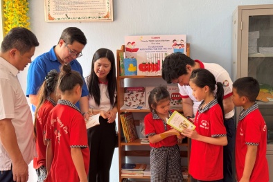'Khoác áo mới' cho trường học hữu nghị Canon 