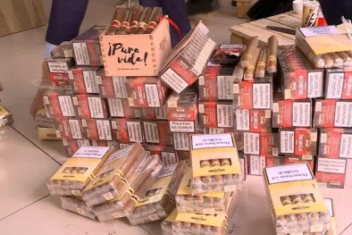 Thu giữ số lượng lớn điếu cigar nhập lậu tại Hà Nội